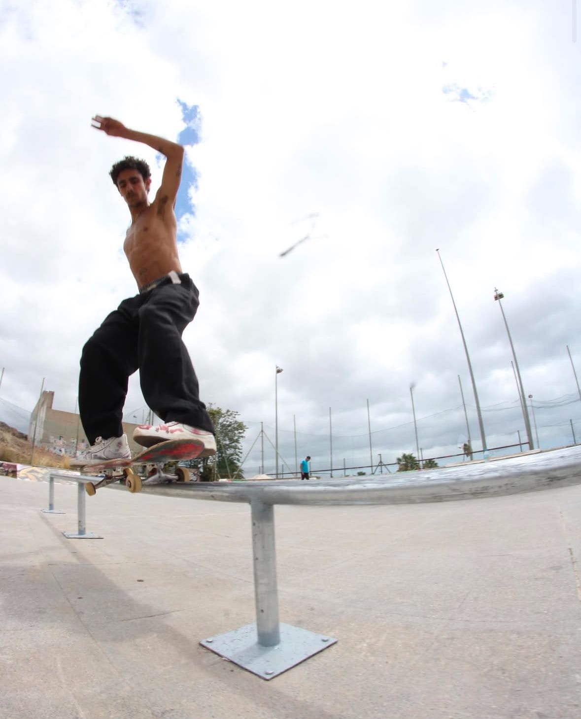 Integrante del curso de skate en Tenerife con AJ Project Indoor