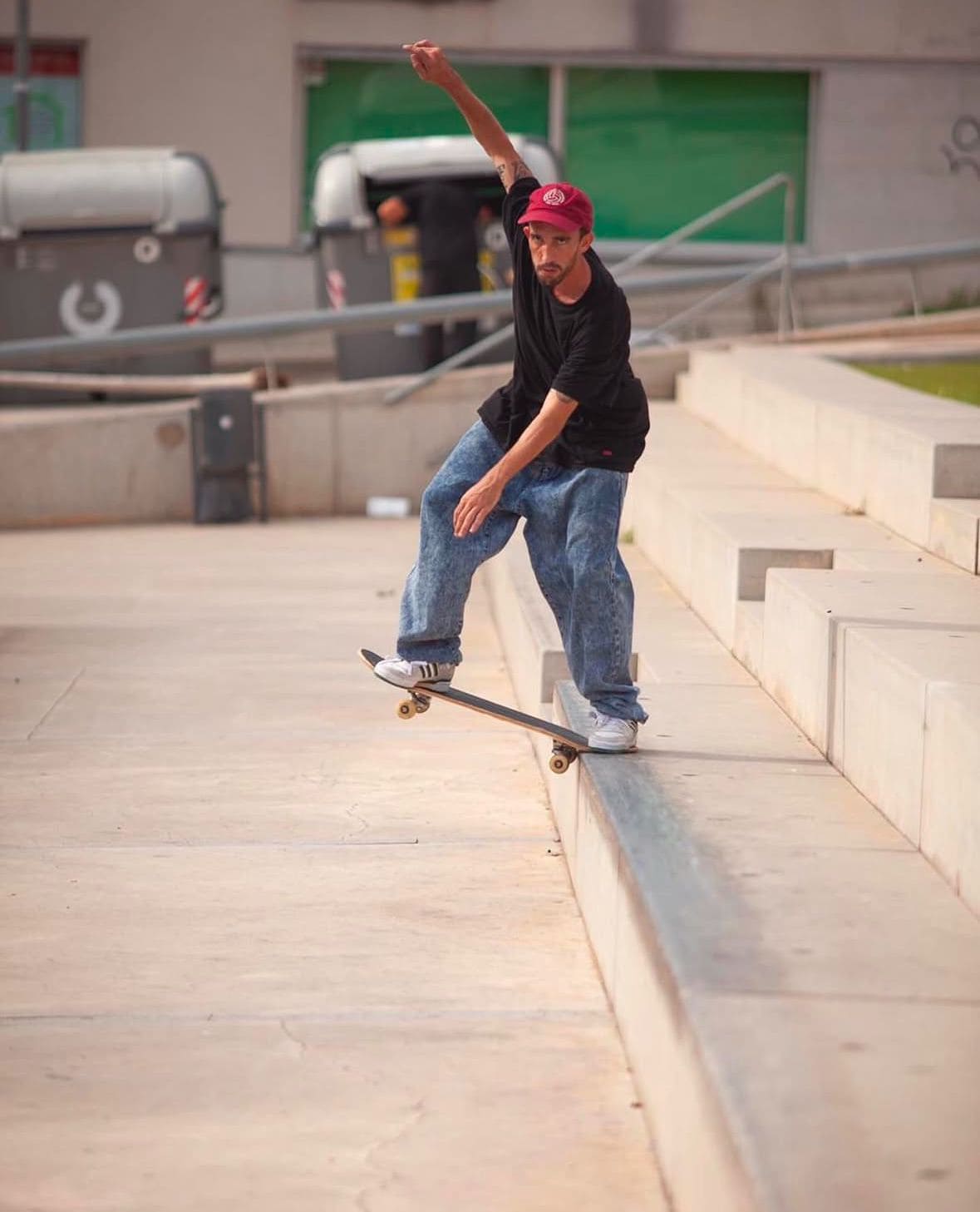 Integrante del curso de skate en Tenerife con AJ Project Indoor